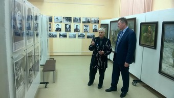 Руководитель проекта Семейные фотохроники Сергей Рыбальченко и руководитель ассоциации юных журналистов Галина Спасская