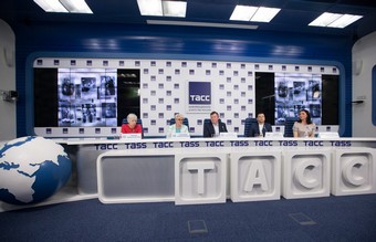 фото спикеров 13 мая на пресс-конференции ТАСС
