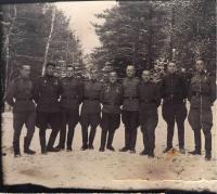 Хусаинов Зулькарам Хусаинович с группой друзей, Январь 1946