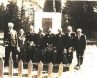 Плосконосов Дмитрий Александрович(второй справа)