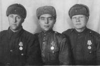 Закурдаев Степан Иванович (cправа)