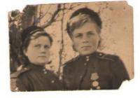 Устюжанинова Таисья Сергеевна и Буторина Александра (справа)