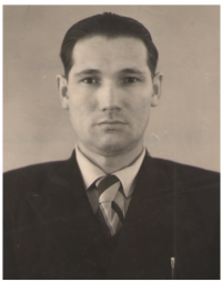 Чумаков Аркадий Иванович  