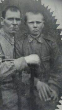 Елхов Сергей Михайлович( на руках сидит)