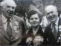 Мытник Александра Ивановна  и друзья-однополчане