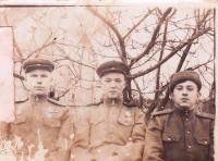 Цекун Сергей Захарович с боевыми товарищами