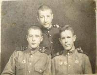 Смирнов Генрих Николаевич (справа)