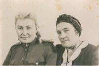 Соловьева (Силантьева) Александра  Федоровна Германия, рядом начальник госпиталя военврач Бермах-Шур.
