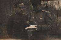 Щукин Василий Алексеевич ( справа)