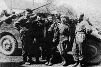 Макашов Алексей Иванович (в центре)