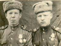 Разуваев Валентин Владимирович (слева)