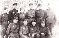 Зайцева М.Ф.-фельдшер ,Серегин А.С.-командир полка 1172 (по центру)