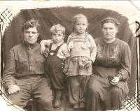 Калужин Афанасий Григорьевич,Калужин Анатолий Афанасьевич, Калужина Валентина Афанасьевна,Калужина Наталья Павловна