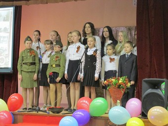 участники гала-концерта школы №6 Песни, опалённые войной